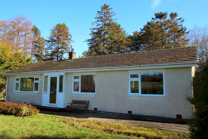 3 Bedroom Bungalow For Sale In Mydroilyn, Lampeter, SA48