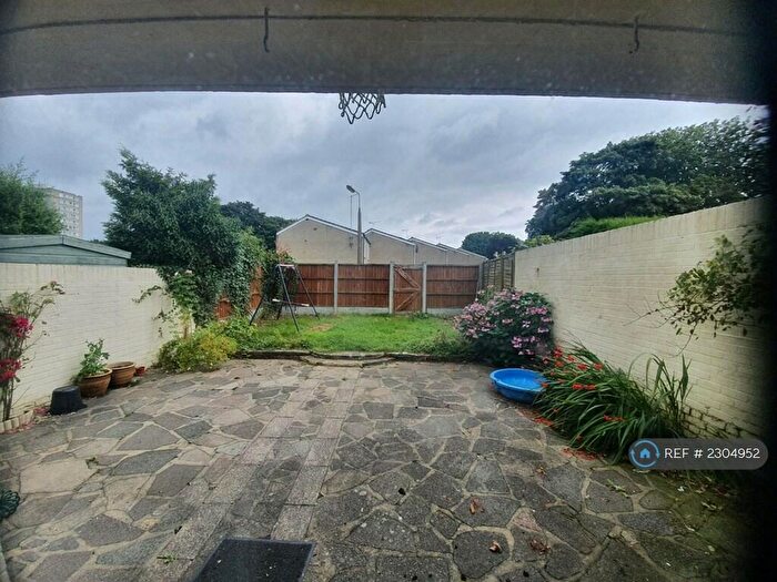 3 Bedroom Terraced House To Rent In Coverley Close, Brentwood, CM13