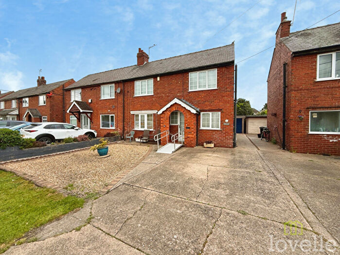 3 Bedroom Semi-Detached House For Sale In Lincoln Road, North Hykeham, LN6