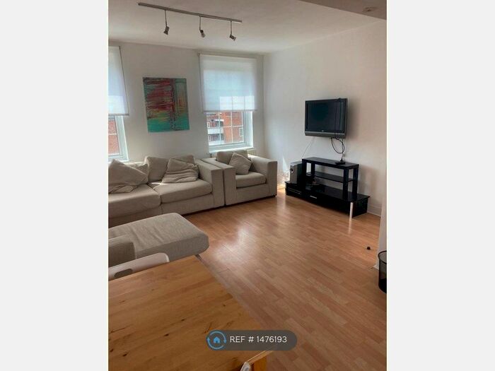 2 Bedroom Flat To Rent In William Bonney Estate, London, SW4
