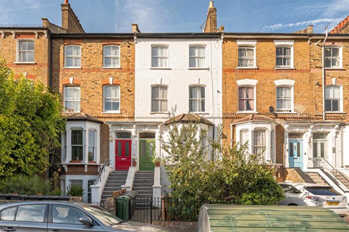2 Bedroom Flat For Sale In Colvestone Crescent, Hackney, E8