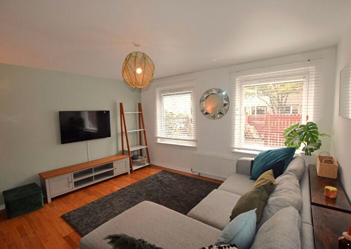 2 Bedroom Flat To Rent In Commercial Street, Leith, Edinburgh, EH6