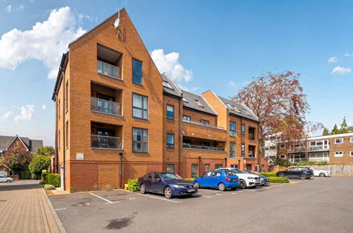 2 Bedroom Flat For Sale In Moore Close, Banister Park, Southampton, Hampshire, SO15
