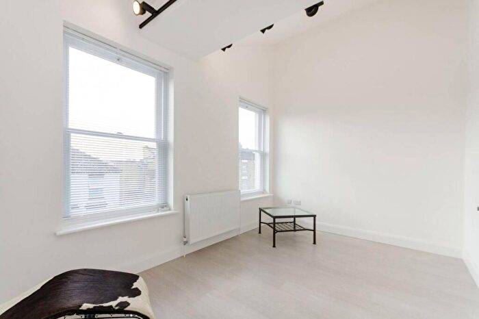 1 Bedroom Maisonette To Rent In Apsley Road, South Norwood, London, SE25