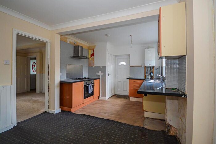 3 Bedroom Semi-Detached House For Sale In The Croft, Arksey, Doncaster, DN5