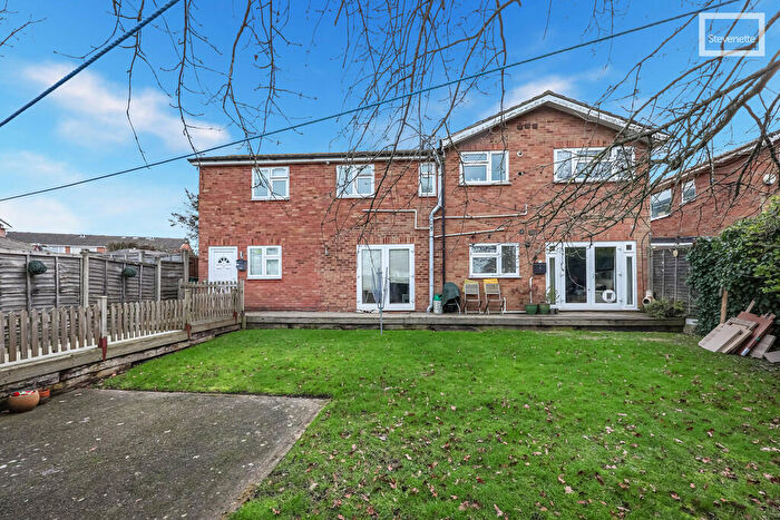 2 Bedroom Maisonette For Sale In Thorn Hill, North Weald, CM16