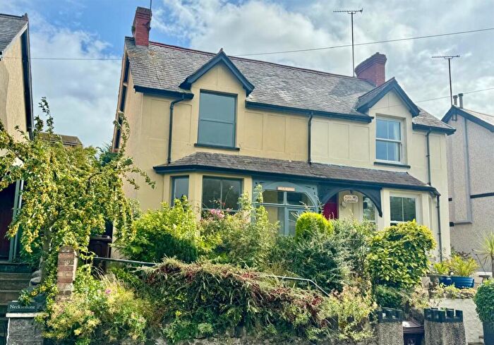 2 Bedroom Semi-Detached House For Sale In Woodlands, Gyffin, Conwy, LL32