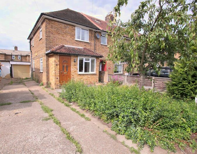 3 Bedroom End Of Terrace House To Rent In Castle Avenue, West Drayton, Greater London, UB7