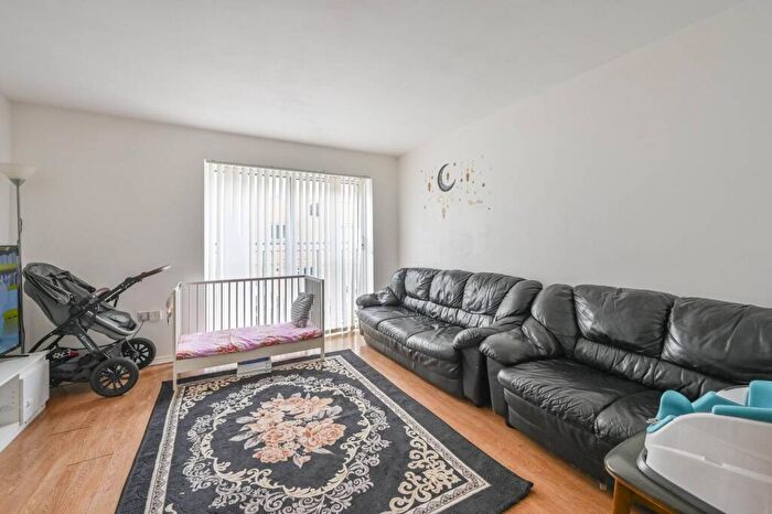 2 Bedroom Flat For Sale In Follett Street, , Canary Wharf, London, E14