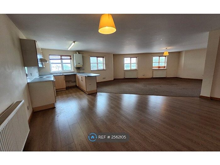 2 Bedroom Flat To Rent In Rossmore Court, Ellesmere Port, CH66