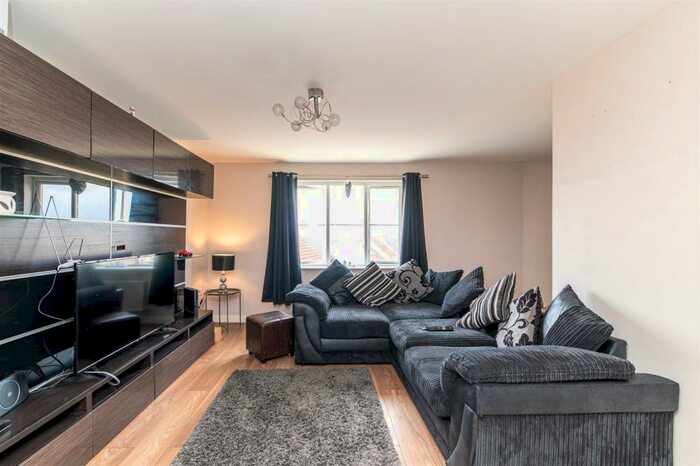 2 Bedroom Flat To Rent In Haydon Drive, Wallsend, Newcastle Upon Tyne, NE28