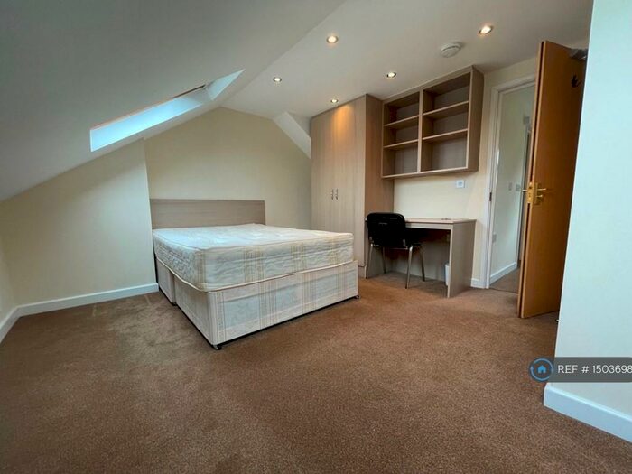 6 Bedroom Semi-Detached House To Rent In Hatherley Road, Reading, RG1