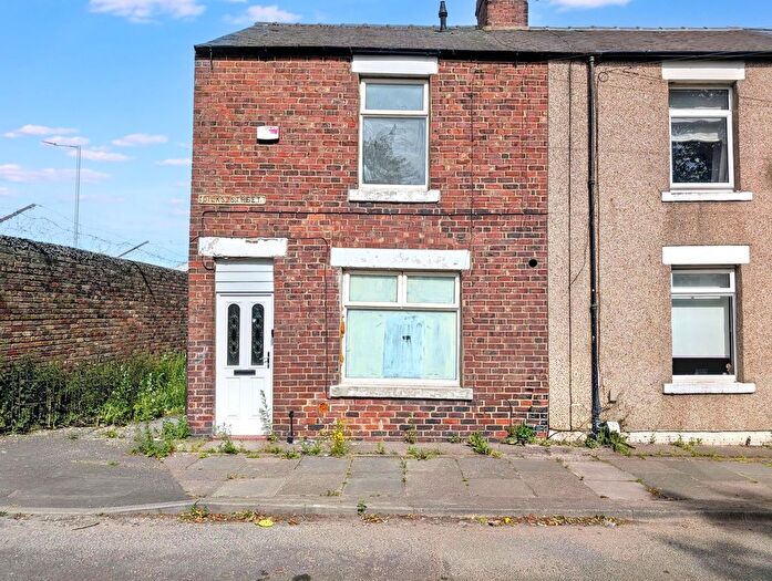 3 Bedroom End Of Terrace House For Sale In Dilks Street, St. Helen Auckland, Bishop Auckland, DL14