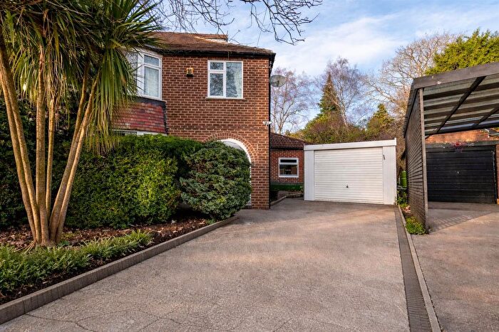 5 Bedroom Semi-Detached House For Sale In Mount Rise, Leeds, LS17