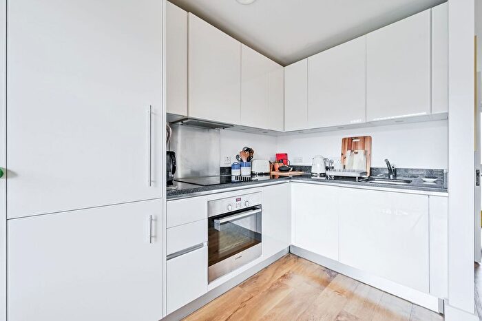 Studio To Rent In Warehouse Court, Woolwich Riverside, London, SE18