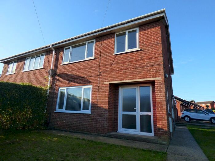3 Bedroom Semi-Detached House To Rent In Arundel Drive, Louth, LN11