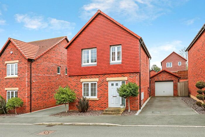 3 Bedroom Detached House For Sale In Canyon Meadow, Creswell, Worksop, S80