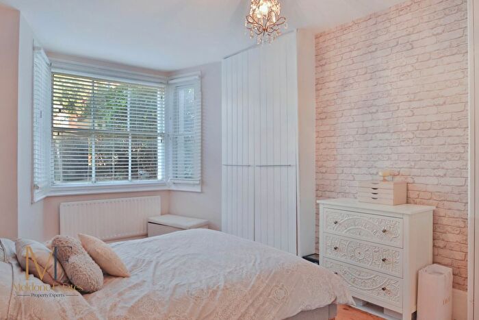 2 Bedroom Maisonette For Sale In Darnley Road, Gravesend, Kent, DA11
