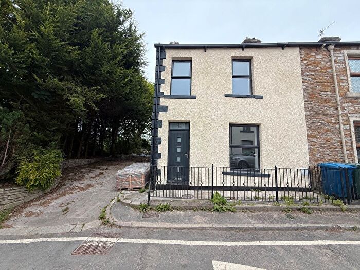 3 Bedroom Property To Rent In Commercial Street, Rossendale, BB4