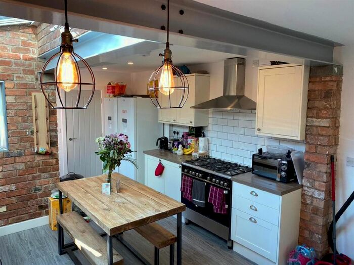 5 Bedroom Property To Rent In Daisy Road, Edgbaston, Birmingham, B16