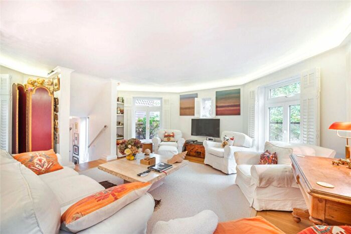 2 Bedroom Apartment To Rent In Fitzjohns Avenue, London, NW3