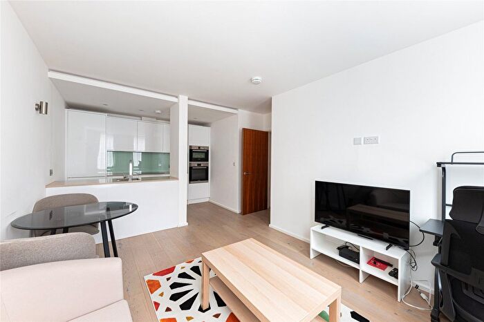 1 Bedroom Flat To Rent In Alt Grove, London, SW19