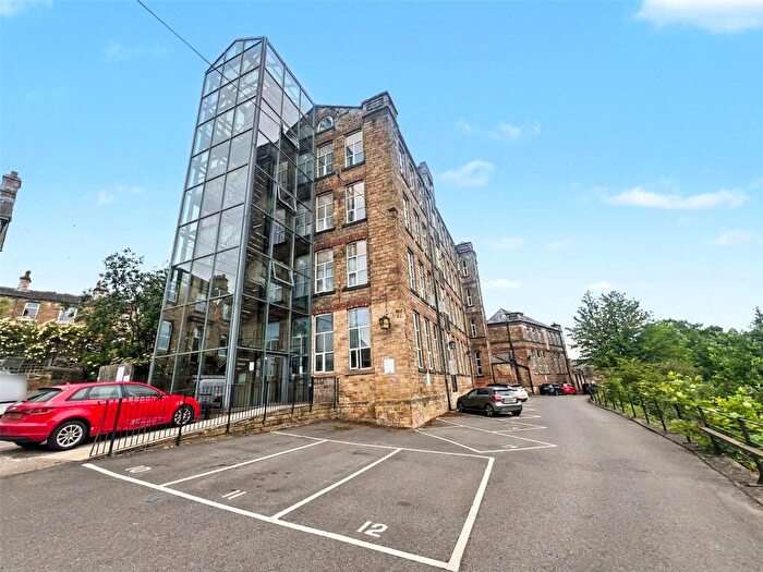 2 Bedroom Apartment For Sale In Fearnley Mill Drive, Huddersfield, West Yorkshire, HD5