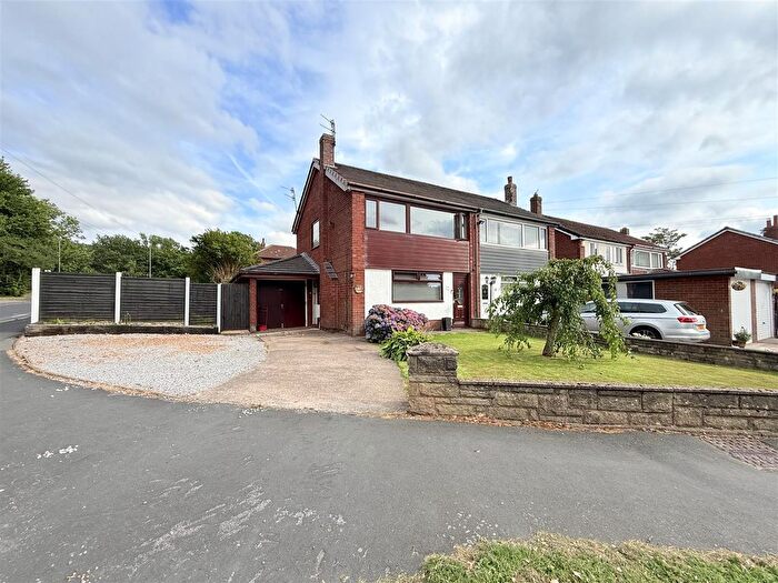 3 Bedroom Semi-Detached House For Sale In Staley Hall Road, Stalybridge, SK15