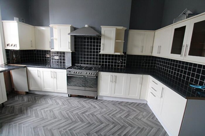 3 Bedroom Apartment To Rent In Manchester Road, Mossley, OL5