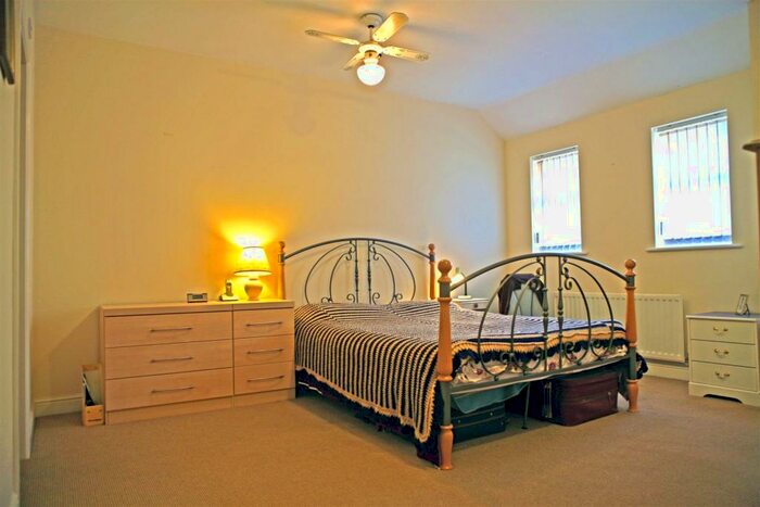 4 Bedroom House To Rent In Schuster Road, Victoria Park, Manchester, M14