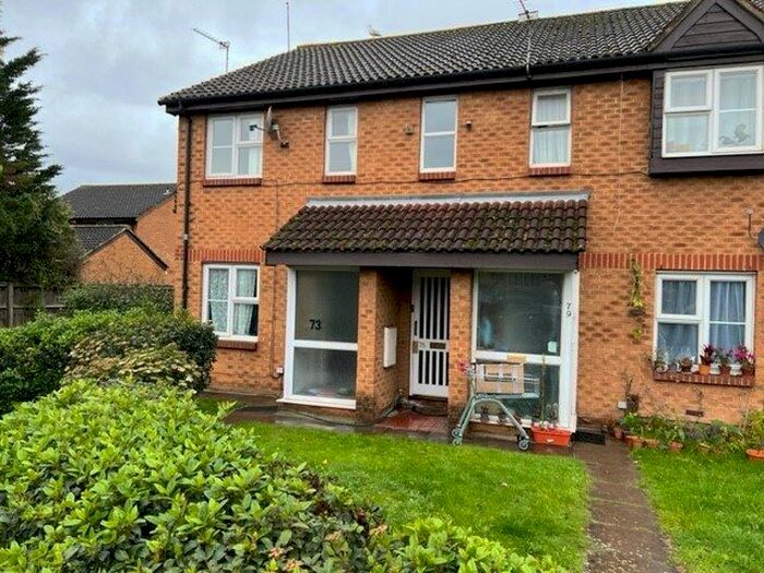 Studio To Rent In Abbotswood Way, Hayes, Middlesex, UB3