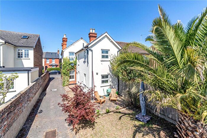 3 Bedroom Detached House For Sale In Chantry Road, Chertsey, Surrey, KT16