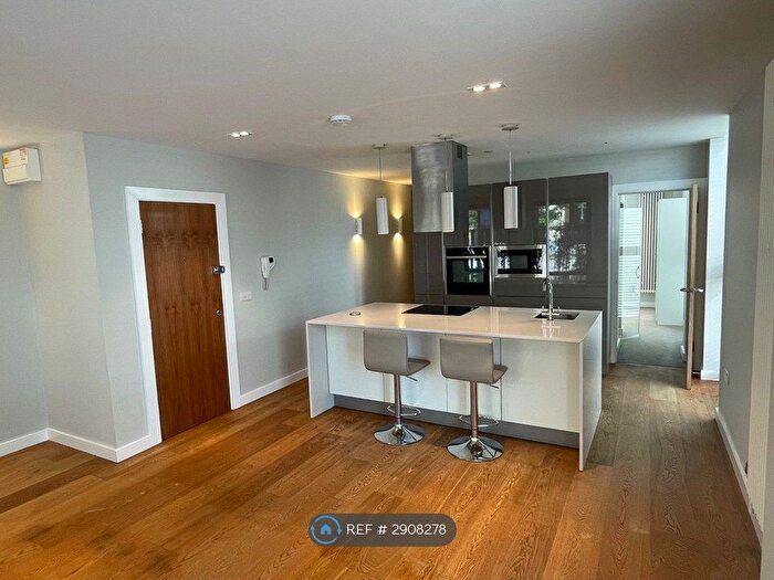 2 Bedroom Flat To Rent In Upper Fourth Street, Milton Keynes, MK9