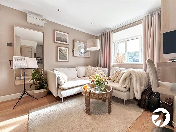 1 Bedroom Terraced House To Rent In Halifield Drive, Belvedere, DA17