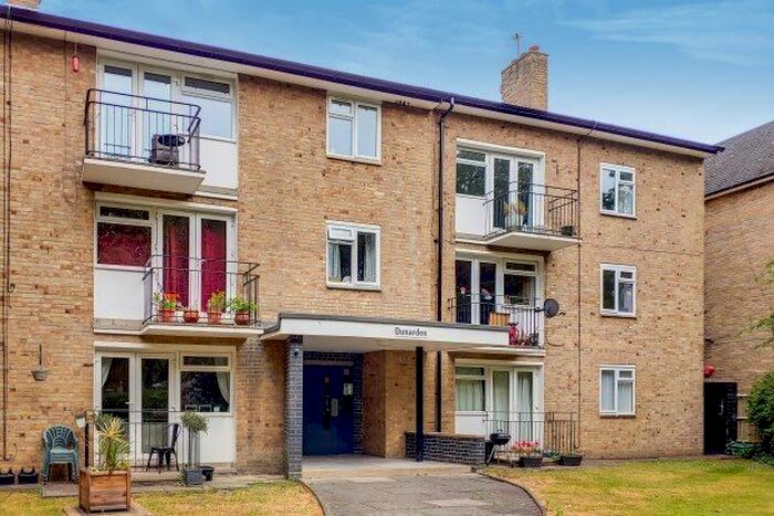 2 Bedroom Flat To Rent In Inner Park Road, London, SW19