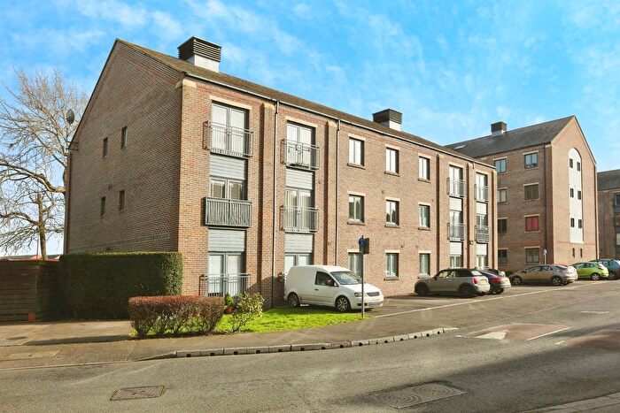 2 Bedroom Flat For Sale In Heritage Way, Gosport, PO12