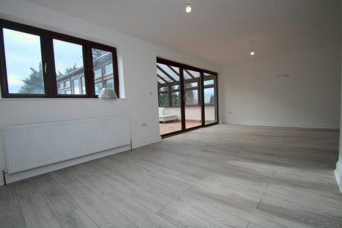 4 Bedroom Detached House To Rent In High Beech, South Croydon, CR2