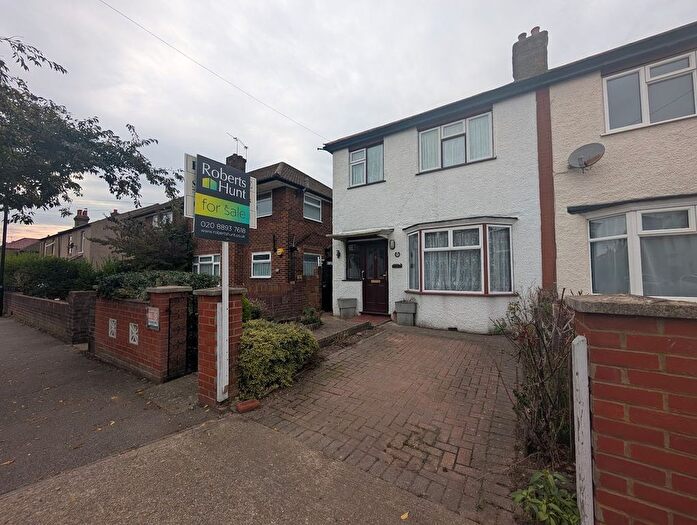 3 Bedroom Terraced House For Sale In Fruen Road, Feltham, TW14