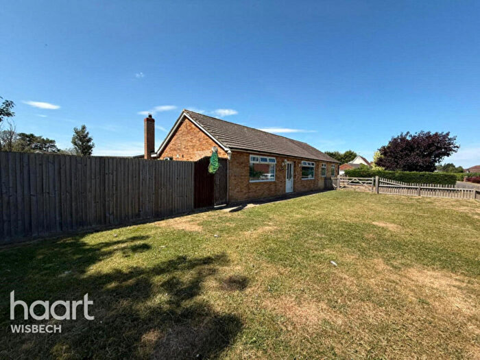 4 Bedroom Detached Bungalow For Sale In Chalk Road, Walpole St Peter, PE14