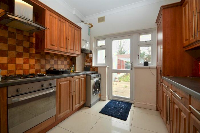 3 Bedroom Terraced House For Sale In Eastern Avenue, Redbridge, IG4