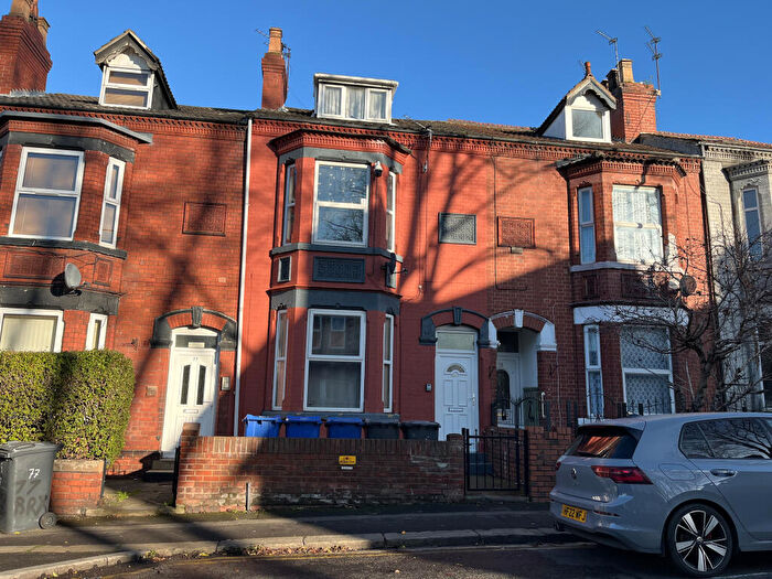 6 Bedroom Terraced House For Sale In Broxholme Lane, Doncaster, South Yorkshire, DN1