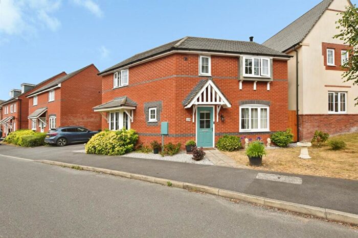 3 Bedroom Detached House For Sale In Edinburgh Road, DE11