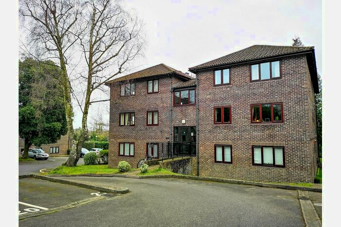 1 Bedroom Flat To Rent In Calluna Court, Woking, GU22