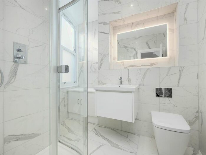 2 Bedroom Flat To Rent In Coombe Road, Norbiton, Kingston Upon Thames, KT2