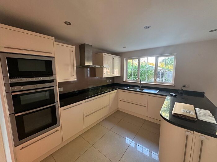 4 Bedroom Detached House To Rent In Cedar Avenue, Coventry, CV8