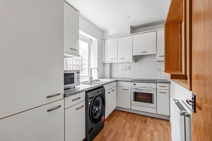 2 Bedroom Flat For Sale In Margery Street, London, WC1X - Photo 3