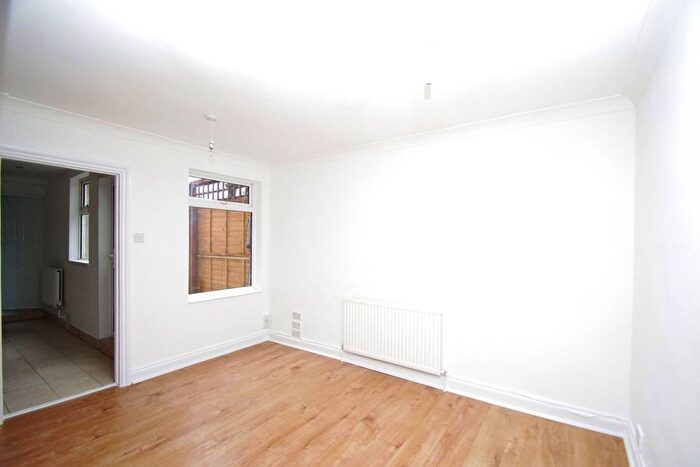 3 Bedroom Terraced House To Rent In Watford, Watford, WD18
