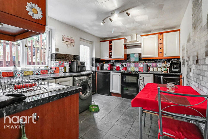 3 Bedroom End Of Terrace House For Sale In Coltsfoot Road, Ipswich, IP2