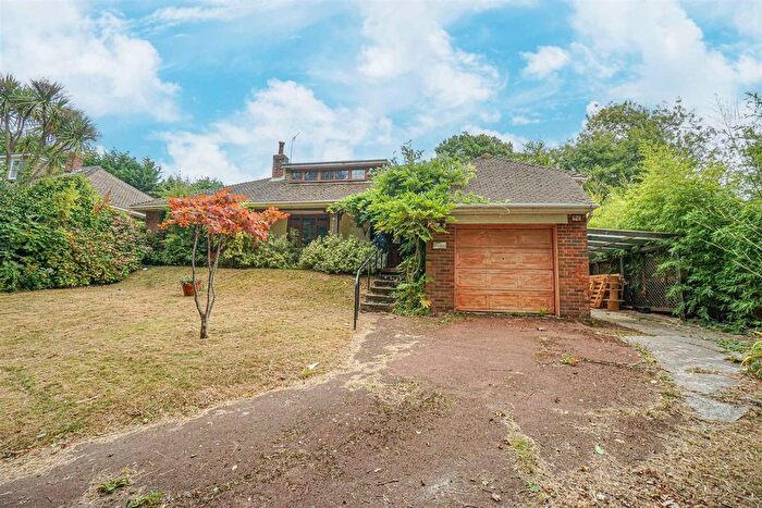 4 Bedroom Detached House For Sale In St. Helens Park Road, Hastings, TN34