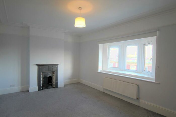 2 Bedroom Flat To Rent In Green Lanes (), Palmers Green, N13